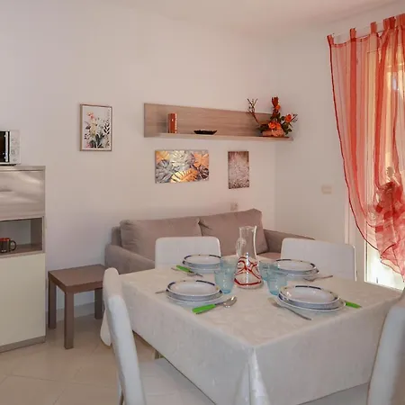 Апартаменты 1 Bedroom Stunning In *